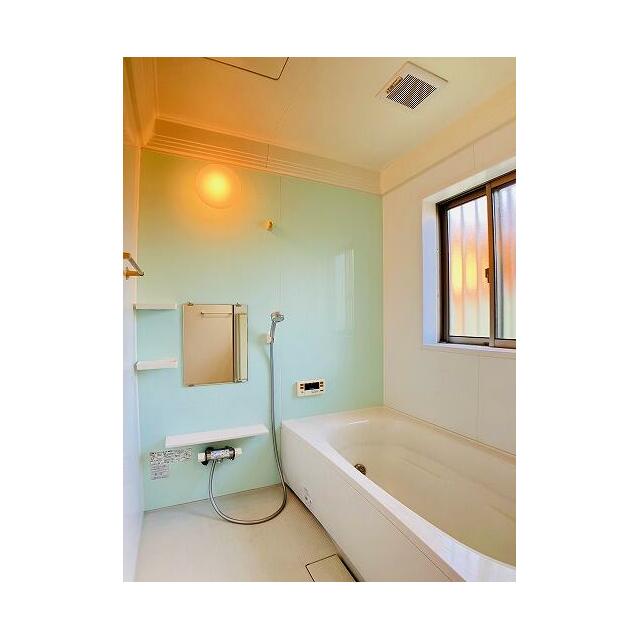 「浴室」ユニットバスはクリーニングを行っております。