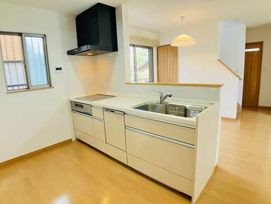 「キッチン」キッチンのお写真です。水栓を交換しております。