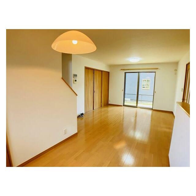 「LDK」約17.6帖の広々とした空間です。