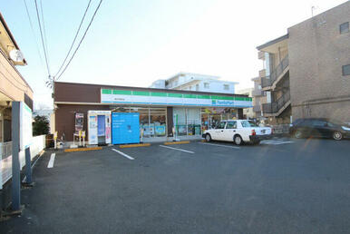 ファミリーマート 東所沢駅前店