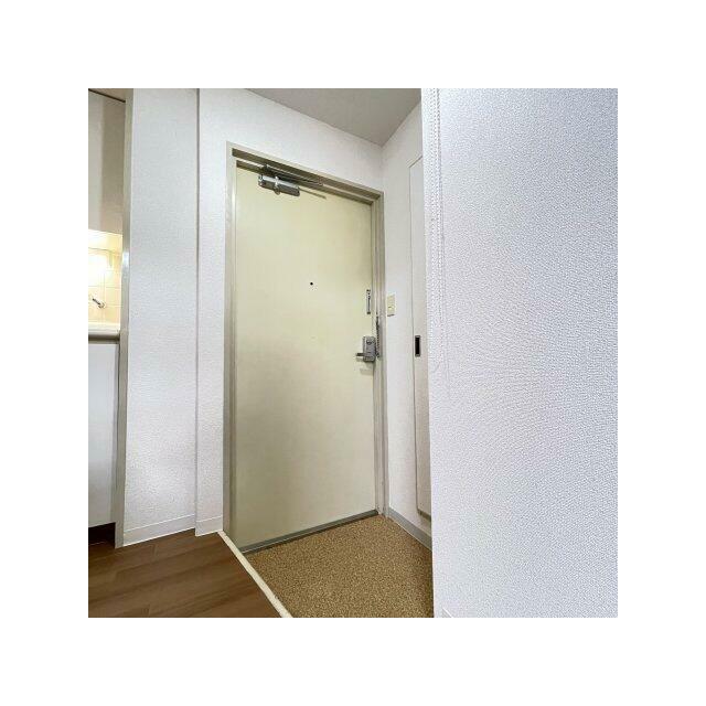 収納付きの玄関です