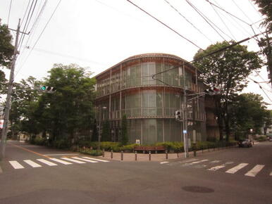 多摩平図書館