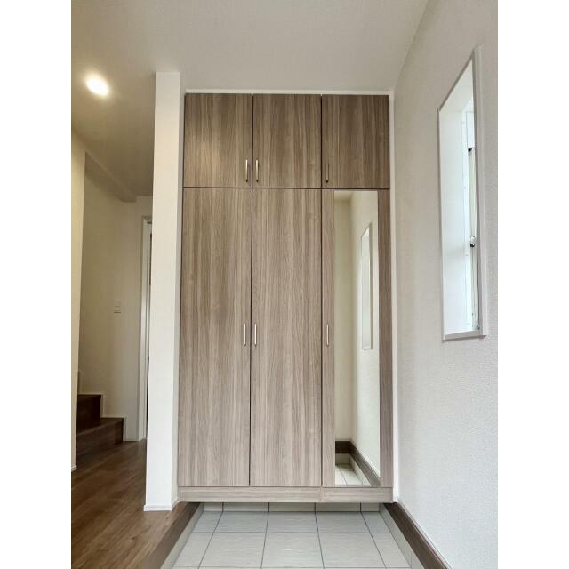 【5号棟/玄関収納】
