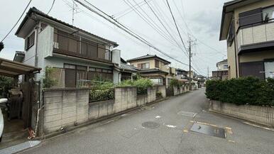 前面道路は交通量が少なく子供の通学にも安心の道路です♪ぜひ現地でご体感ください！