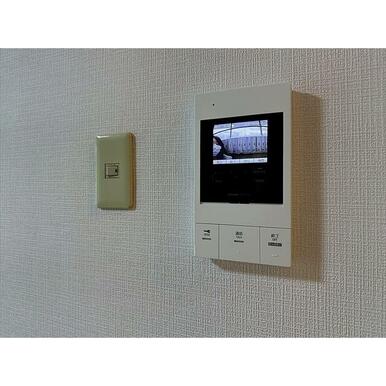 来客はモニターで見れるＴＶドアホン