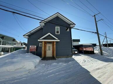 〇北東側前面道路８．００ｍ！１２．３ｍ、北西側前面道路８．００ｍ！１３．８ｍに面した角地！角地なの