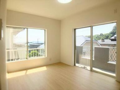 洋室約5.4帖（南側）