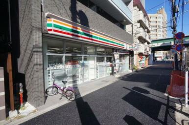 コンビニエンスストア徒歩2分(160ｍ)♪