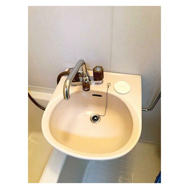 お掃除のしやすいユニットタイプの洗面ボウル