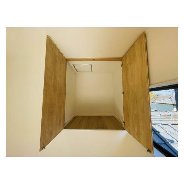 洋室2クローゼット