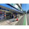 販売店