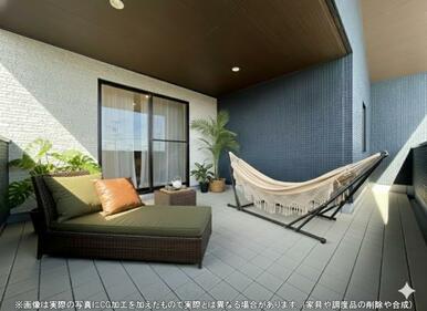 屋根付きのインナーバルコニーは、日差しや急な雨も気にならない、あなただけの空間を。