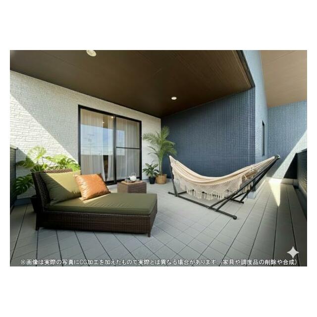 屋根付きのインナーバルコニーは、日差しや急な雨も気にならない、あなただけの空間を。