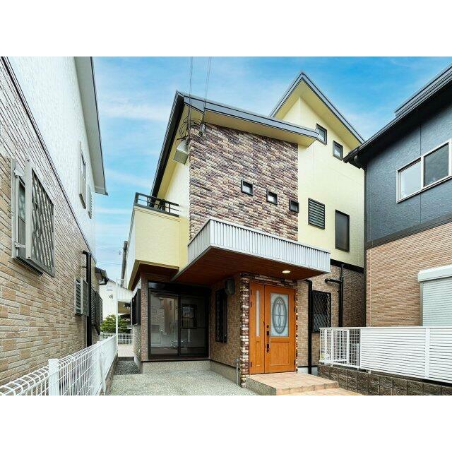 敷地100.09㎡（約30.2坪）　建延89.01㎡（約26.9坪）の木造2階建です。