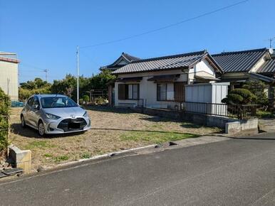 道路左側から見てみました