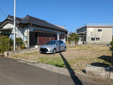 道路右側から見てみました