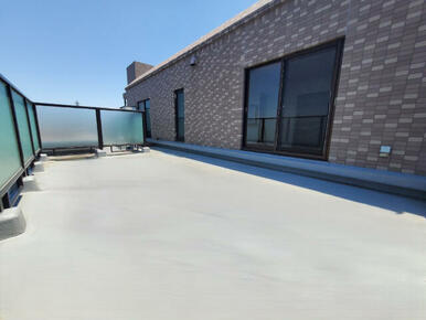 広々ルーフバルコニー付き