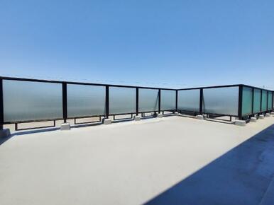 眺望良好なルーフバルコニー付き