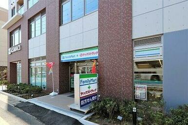 ファミリーマートヤックスドラッグ浦安東野店
