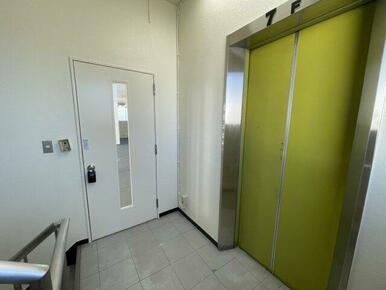 7F　EVホール、貸室ドア