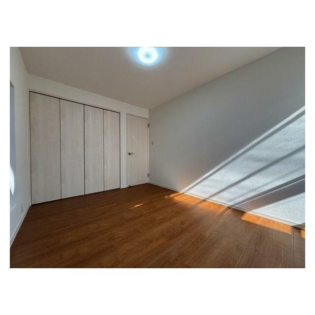 洋室西側約6帖 (2)