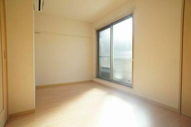 エアコン付６．２帖洋室♪