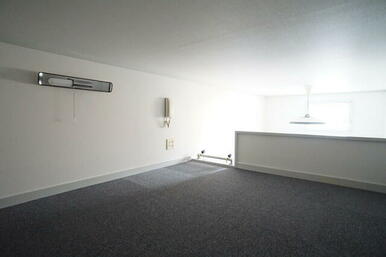 広々ロフト収納付で室内を広くご活用いただけます！