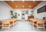 情報提供会社