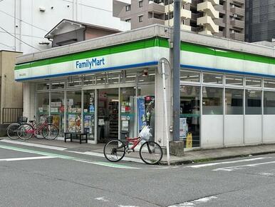 ファミリーマート横浜山王町店