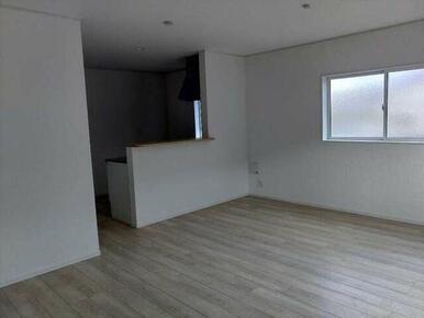 家族団らんを楽しむリビング