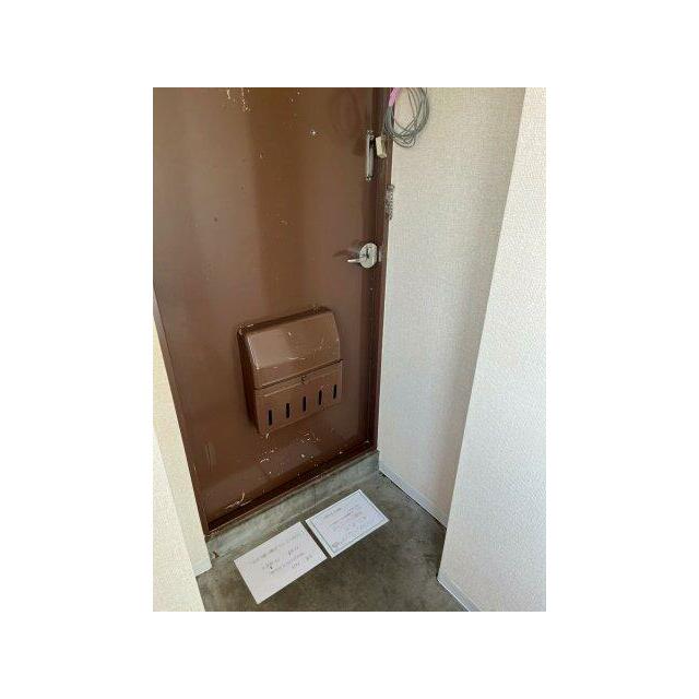 収納もある玄関です