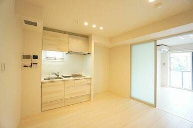 【８．４帖ＬＤＫ】お手入れしやすいＩＨクッキングヒーター