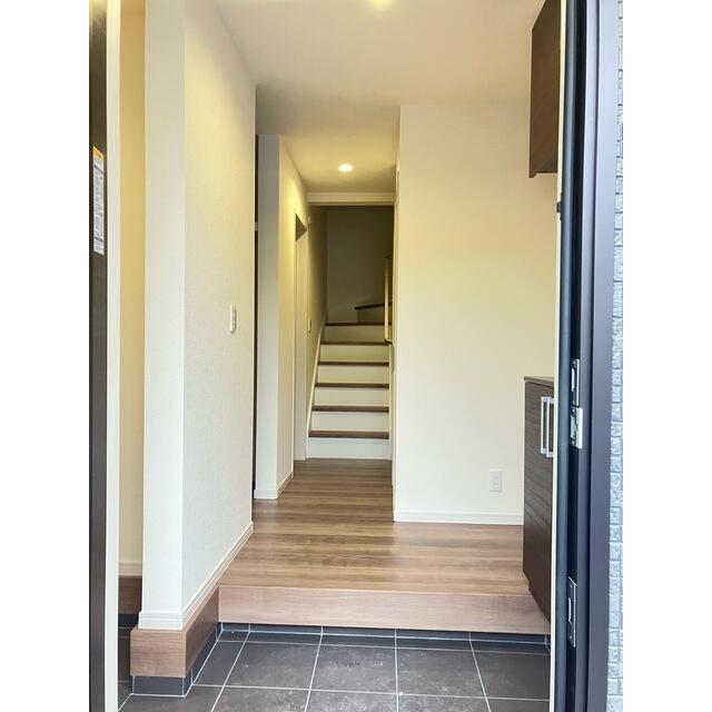 家族やゲストの笑顔が浮かんできそうな玄関（3号棟）