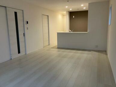 笑顔が溢れる、心和むリビング（1号棟）