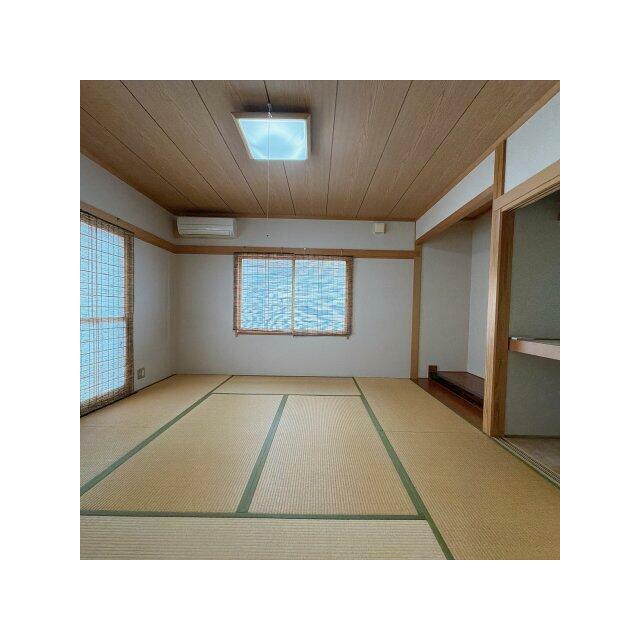 8帖の和室は来客用として便利な個室になっています！
