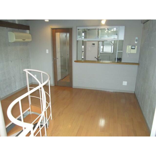 ２階バルコニー側から見たお部屋です