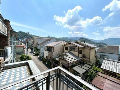 住戸からの眺望。陽当たり・通風良好です♪