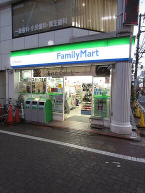 ファミリーマート　大田梅屋敷店