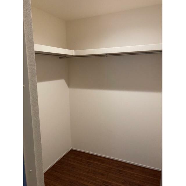 「今日は何着ていこう？」そんな楽しみを味わえる暮らし（1号棟）