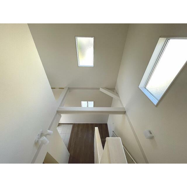 2号棟玄関吹抜け2号棟