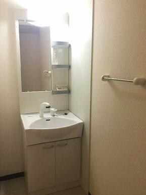 独立洗面台になります