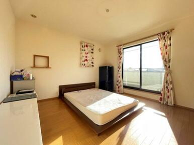 直接バルコニーに出られるので、洗濯物も楽々＾＾