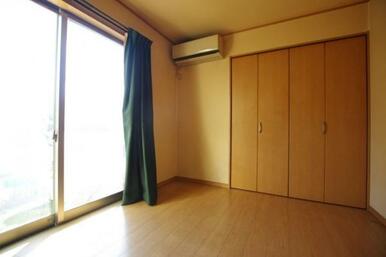 直接バルコニーに出られるので、洗濯物も楽々