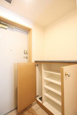 ※他号室参考写真(実際には形状、配色等異なる場合もあります)