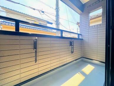 「バルコニー」