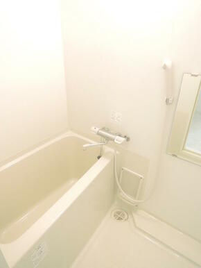 【別室参考写真】お風呂には浴室乾燥機付です。