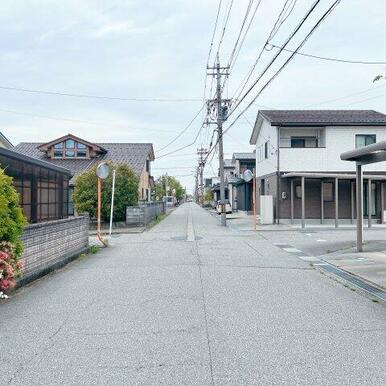 東側道路