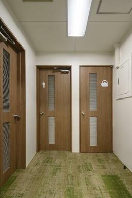 各階に男女別トイレと給湯室有り