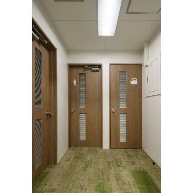 各階に男女別トイレと給湯室有り