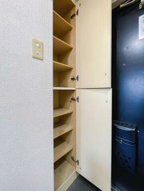 シューズボックス